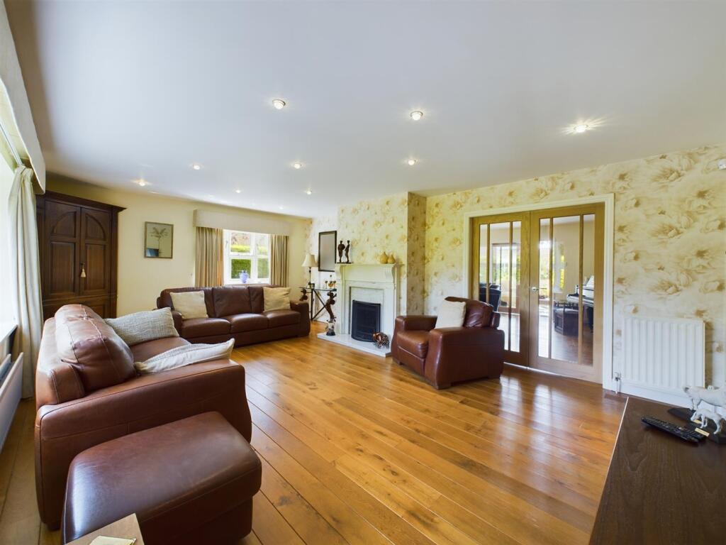 Front Lounge