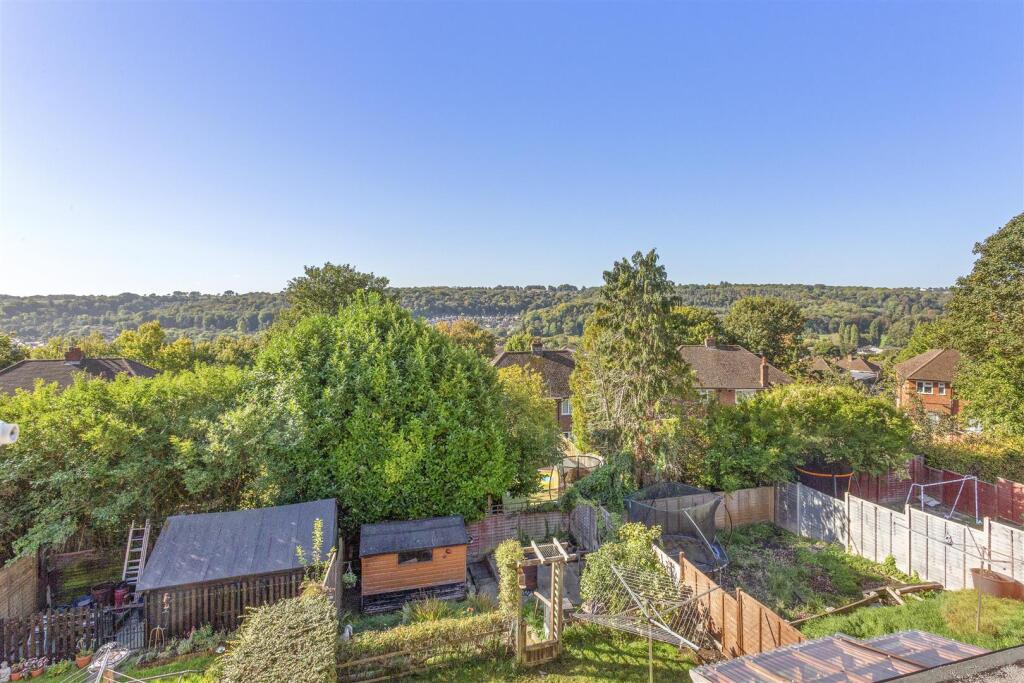 14 Hunt Road, HP13 7RE-4.jpg