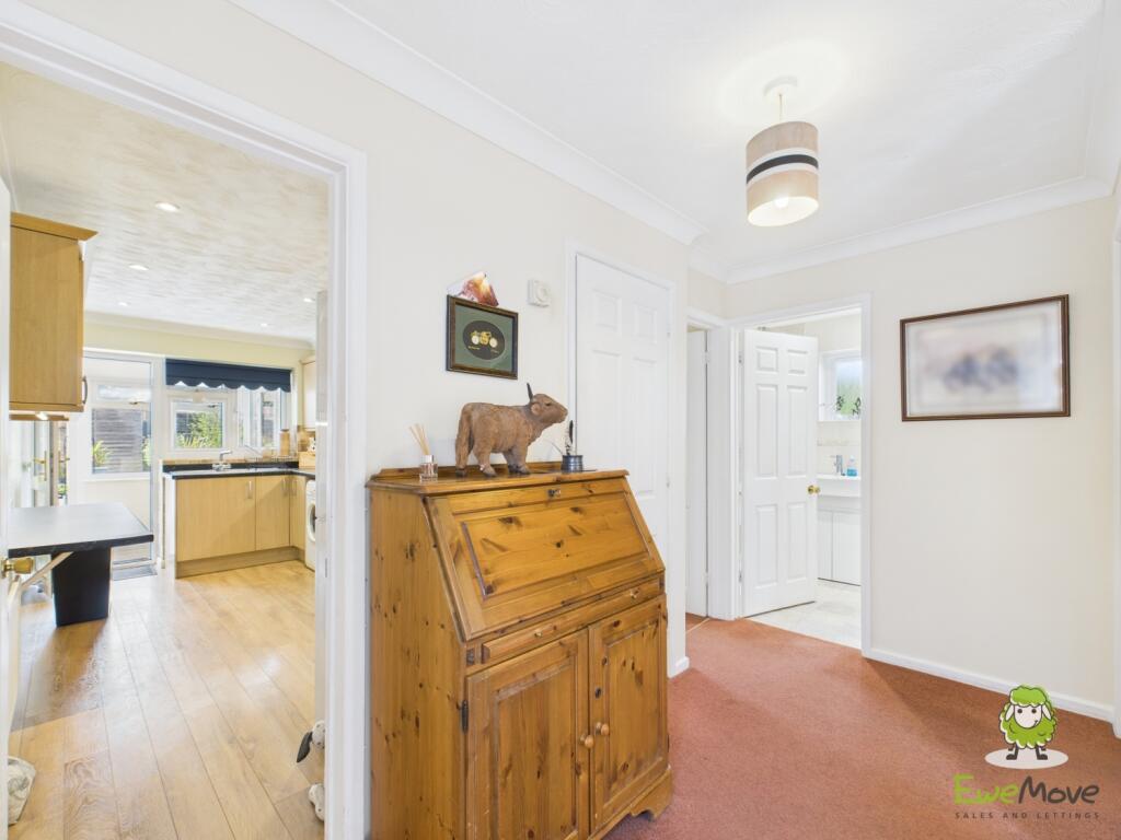 EweMove Estate Agents Basingstoke - 14 Lambs Row