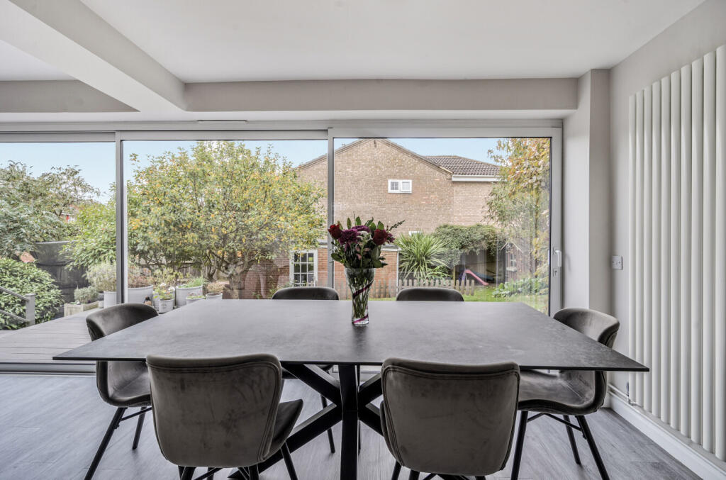 1364503-23-68ee82...