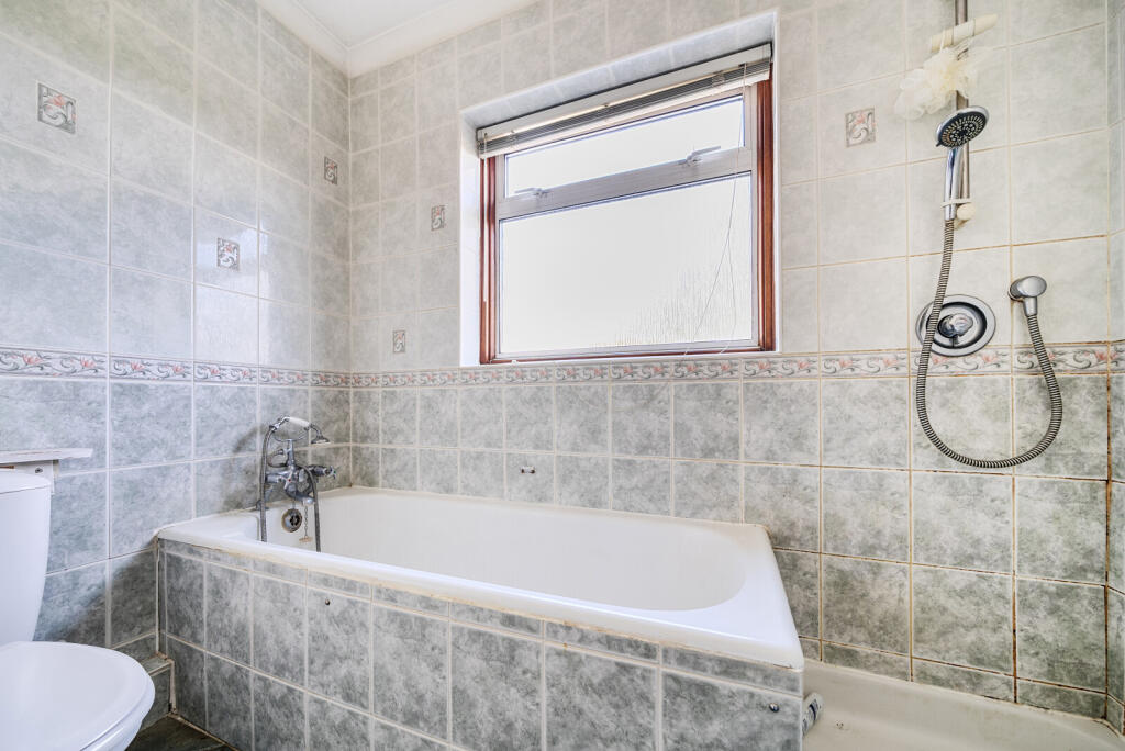 1348470-10-68b997...