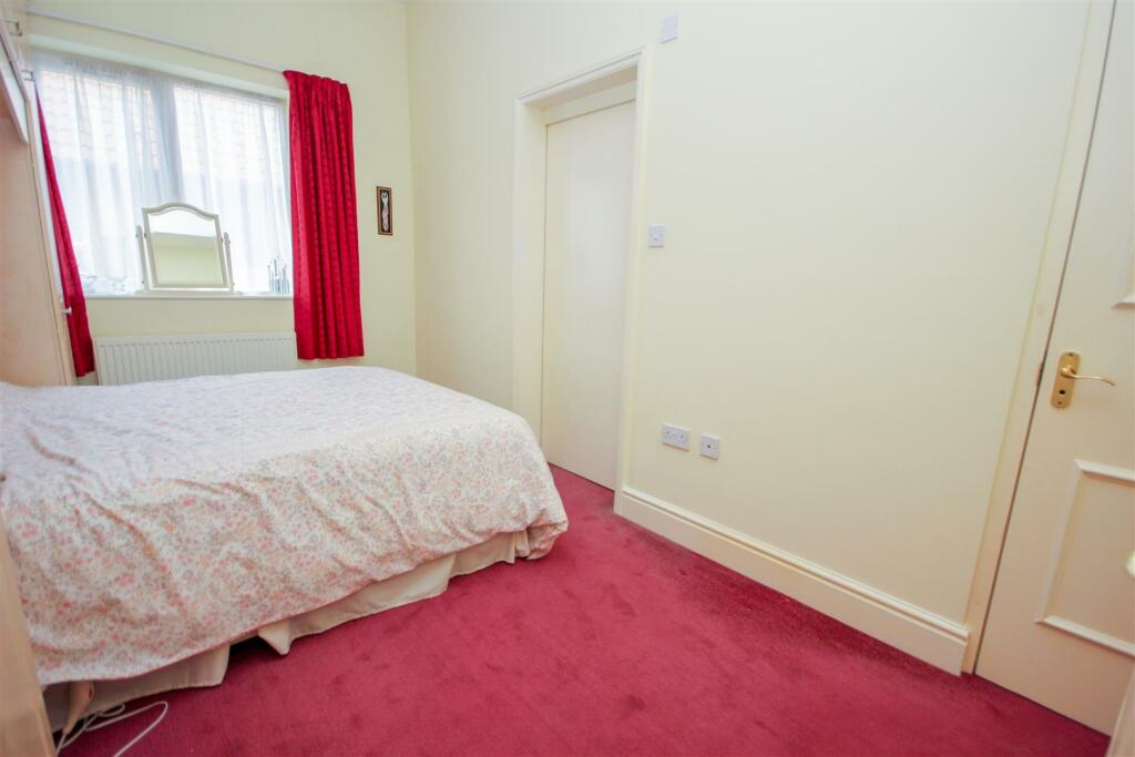 Guest Bedroom 2.jpg