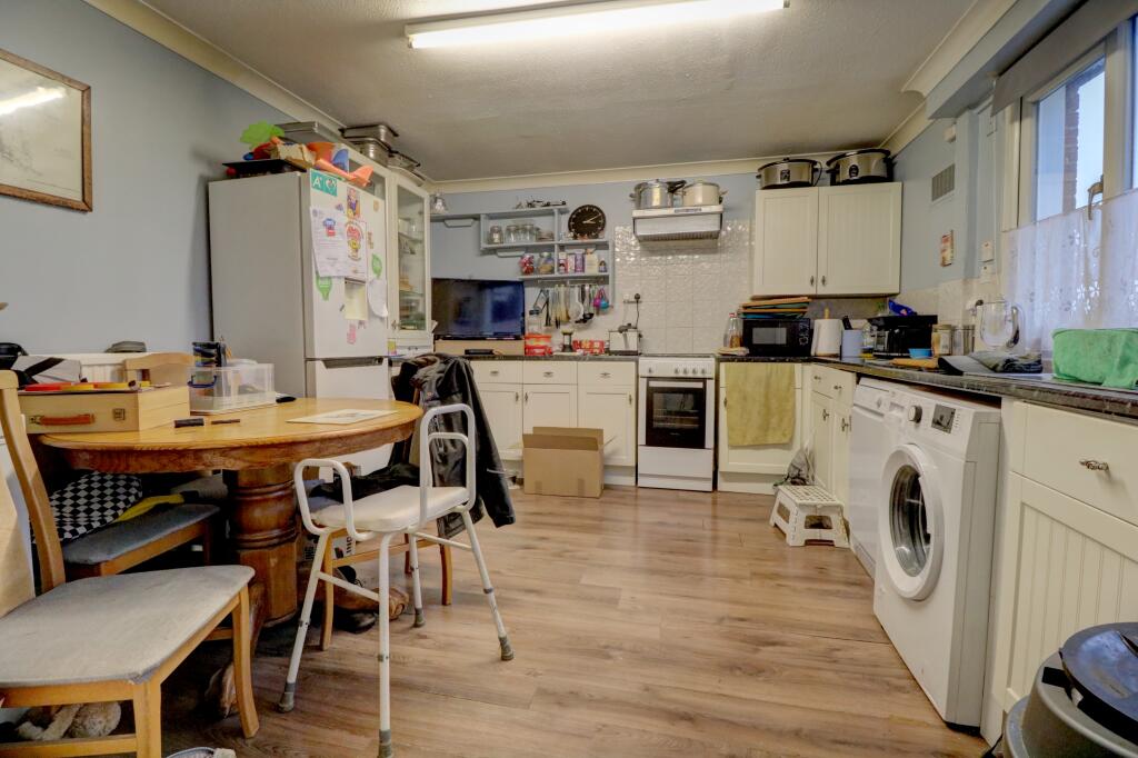 Kitchen-breakfast room