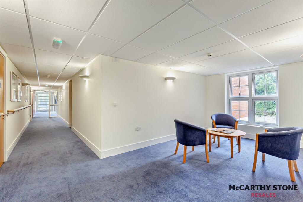 8618823-interior03-800.jpg