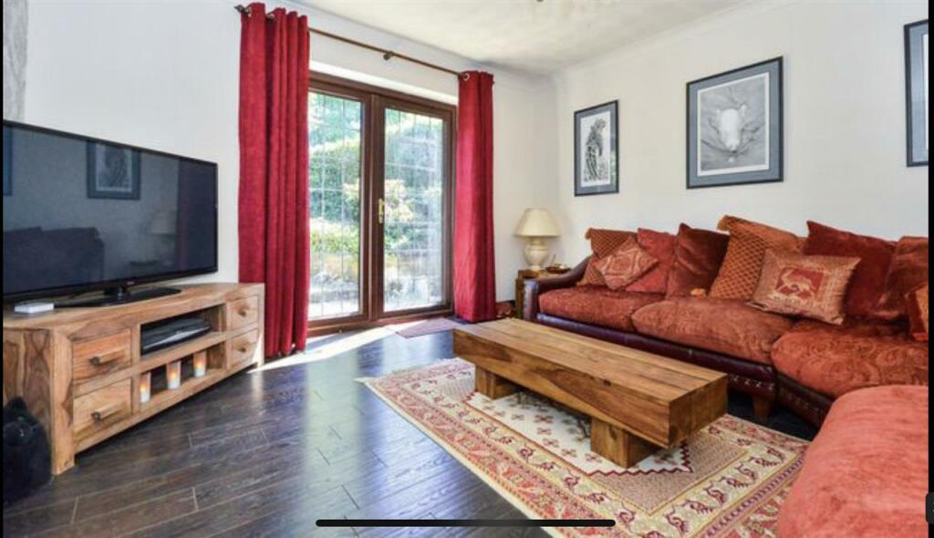 Sitting Room/Bedroom
