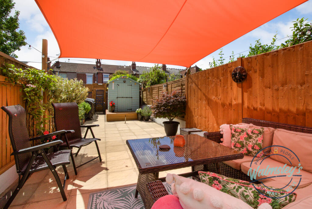Beautifully sunny South facing rear gardens