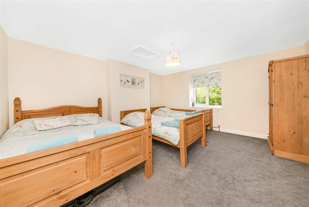 BEDROOM 3.jpg
