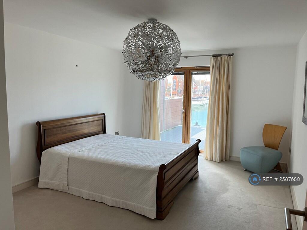 Spacious Bedroom