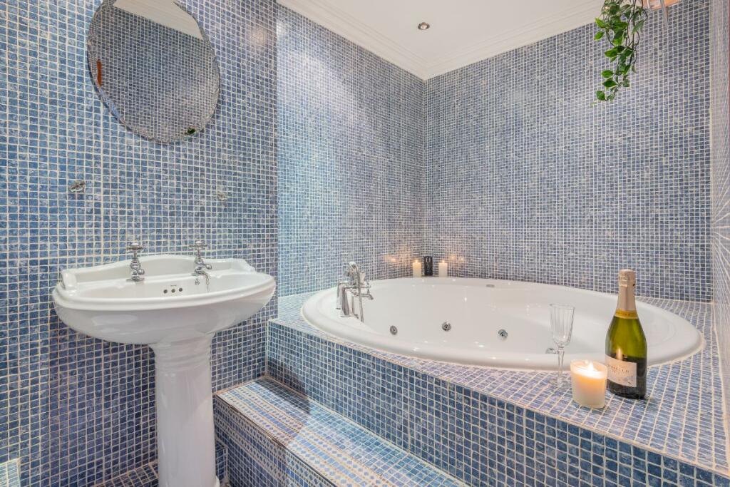 Bedroom One En-Suite