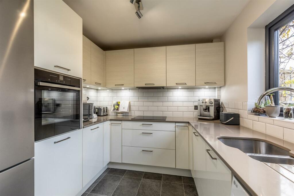 Sates Way, Henleaze Kitchen 2.jpg