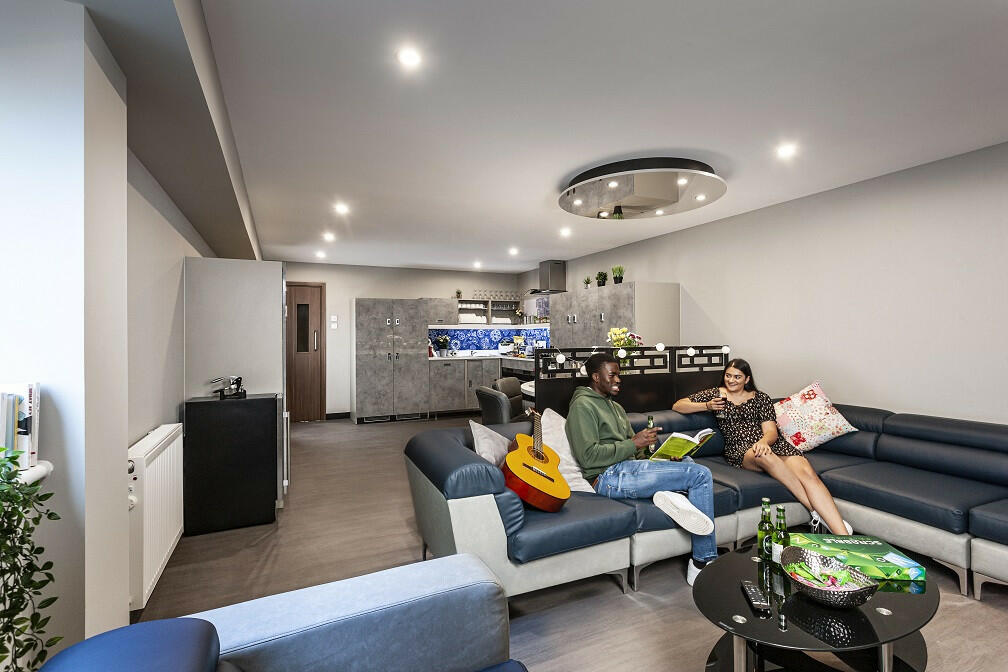 Shared Kitche/Lounge