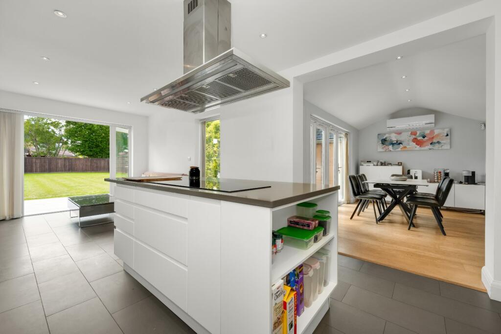 Kitchen/Breakfast Rm