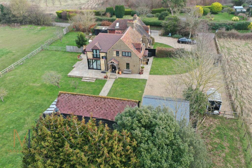 Aerial-Shot_Round street_Side_1