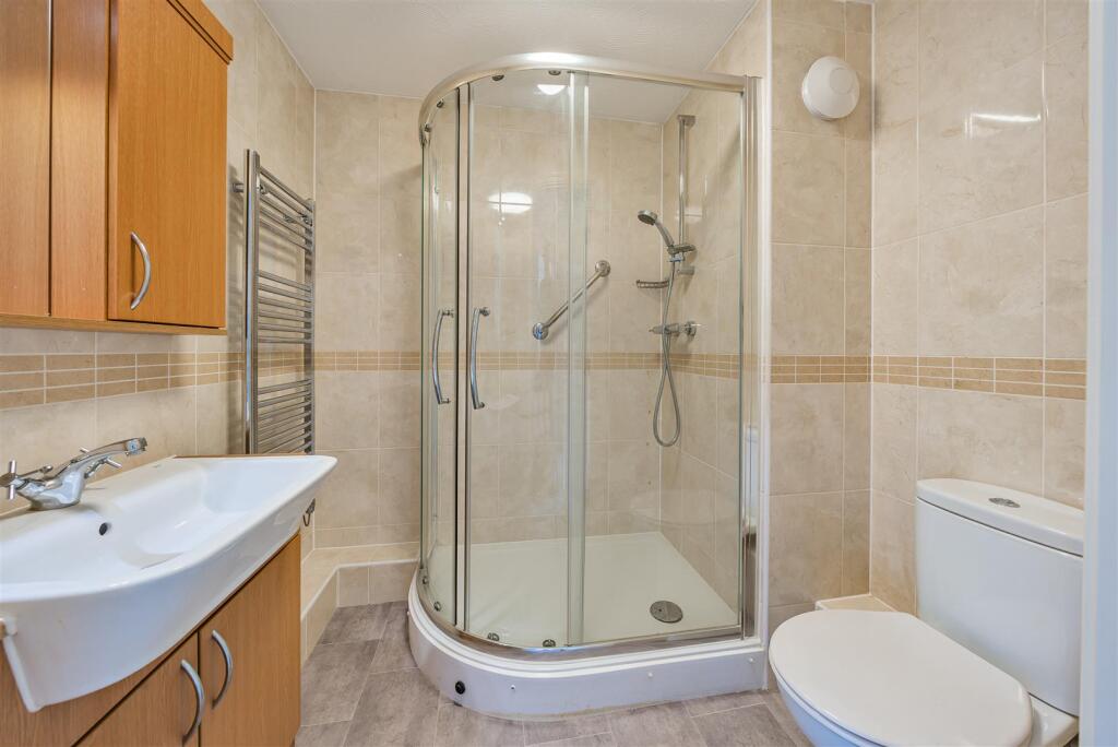 Shower Room.jpg