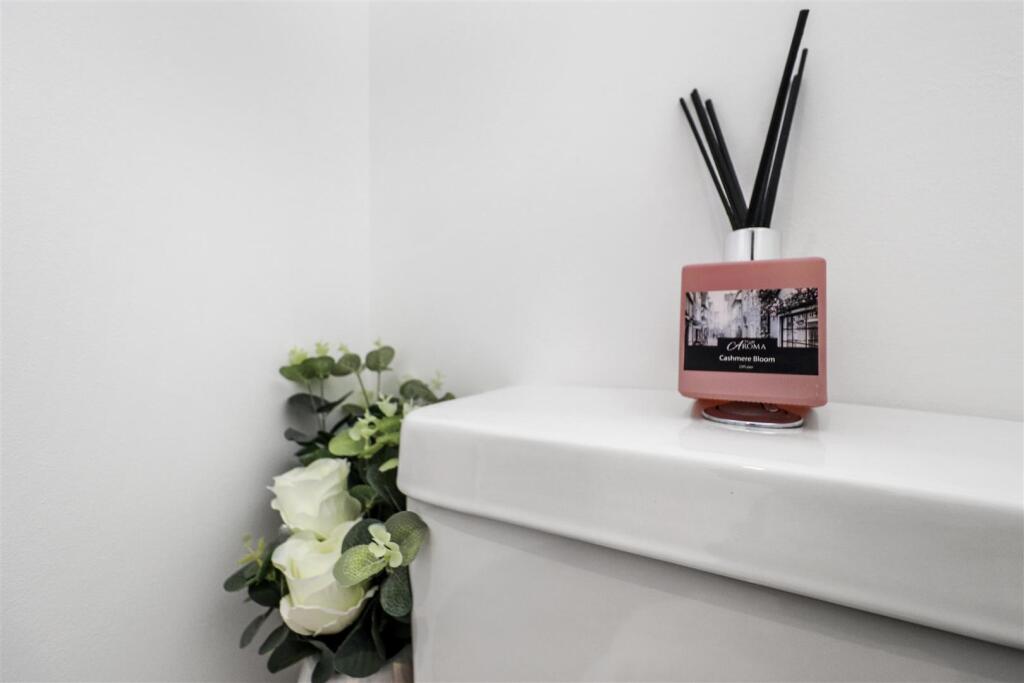 Cloakroom/WC