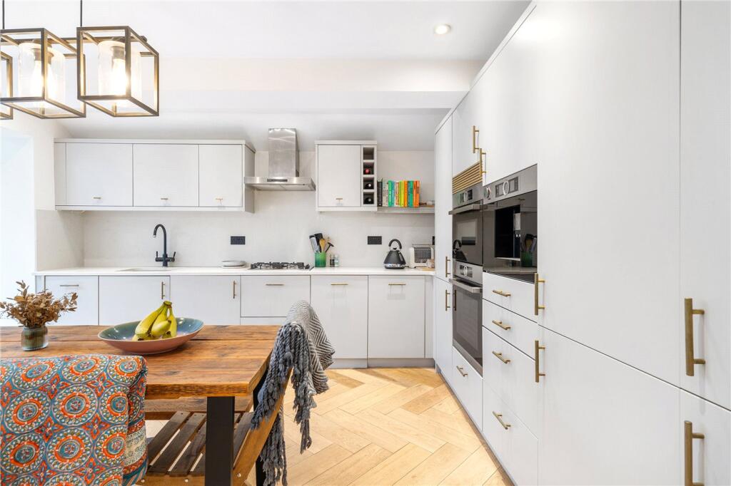 Kitchen/Dining