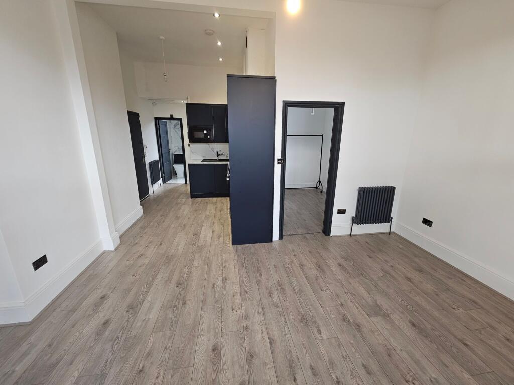 Eccles Old Road, Salford, M6