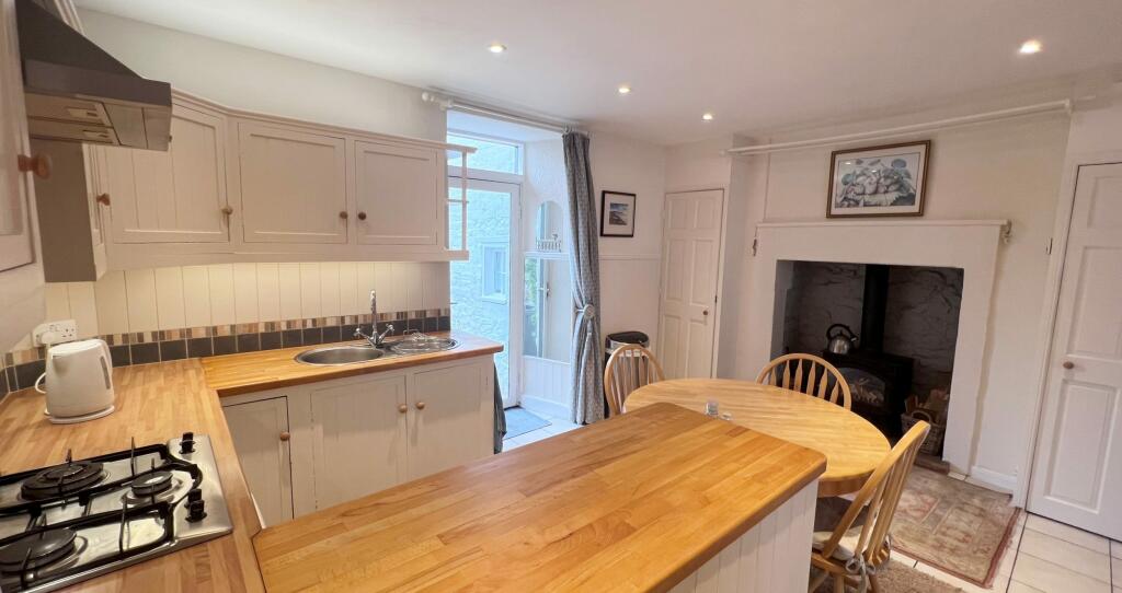 47 Castle Street, Kirkcudbright - Williamson and H