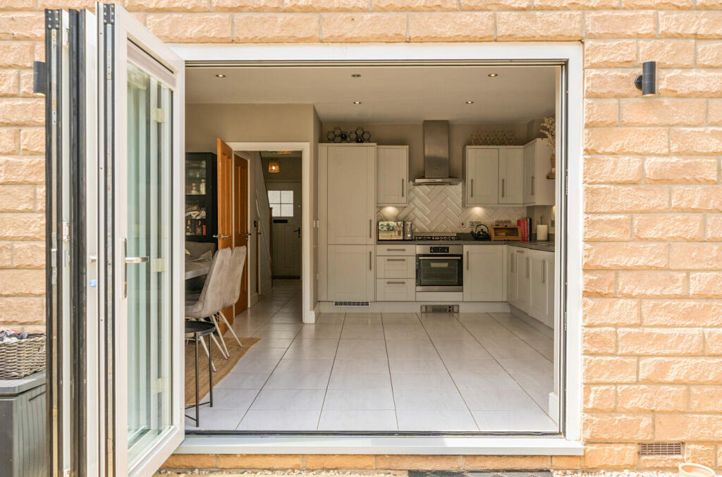 1324763-4-686e7a1...