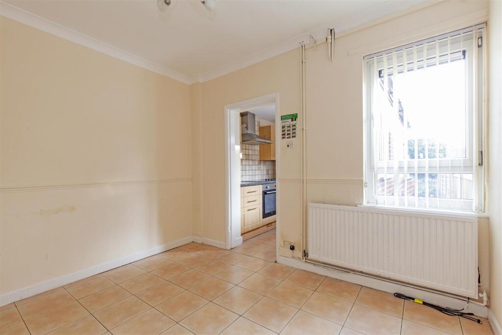 Dining Room-2.jpg