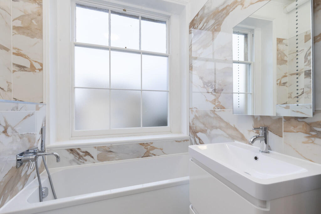 Flat 6, 12 Lansdo...