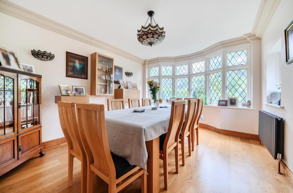 Davidson Frost-Wellings, DFW, Canons Drive, Eating