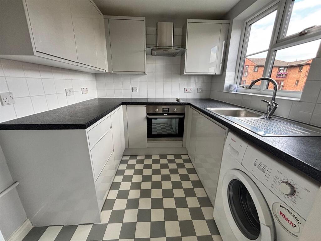 43 st georges ct kitchen 1.jpg