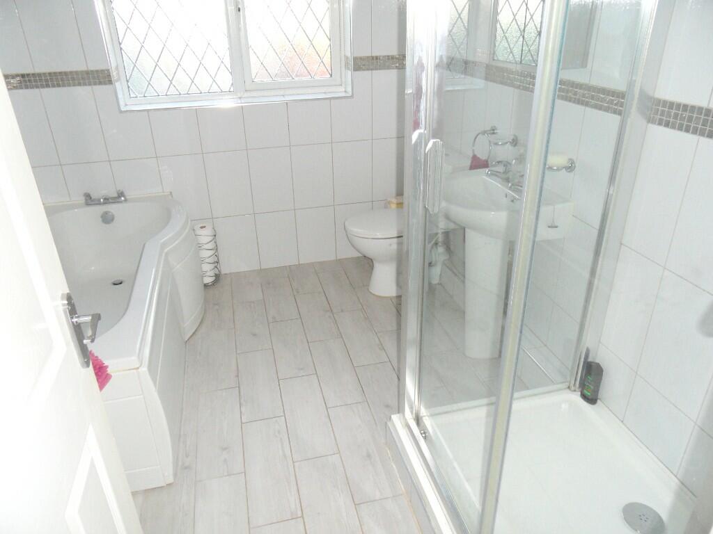 BATH/SHOWER ROOM