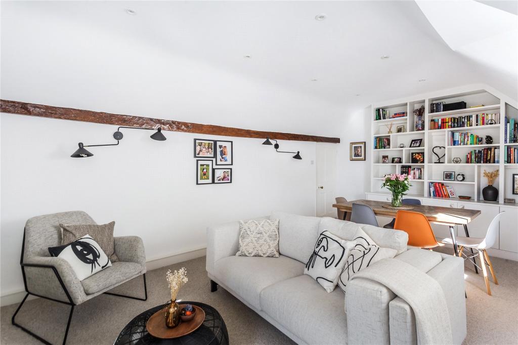 Sitting/ Dining Room