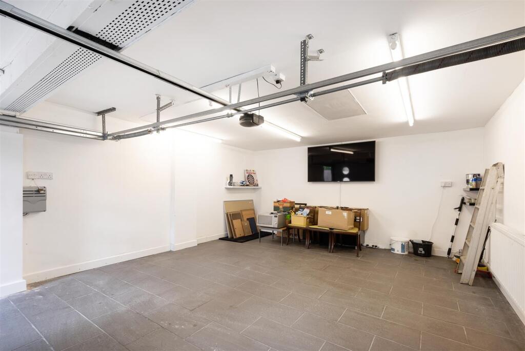 Double Garage II.jpg