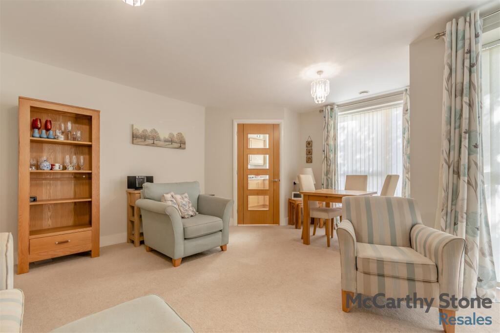 8667948-interior09.jpg