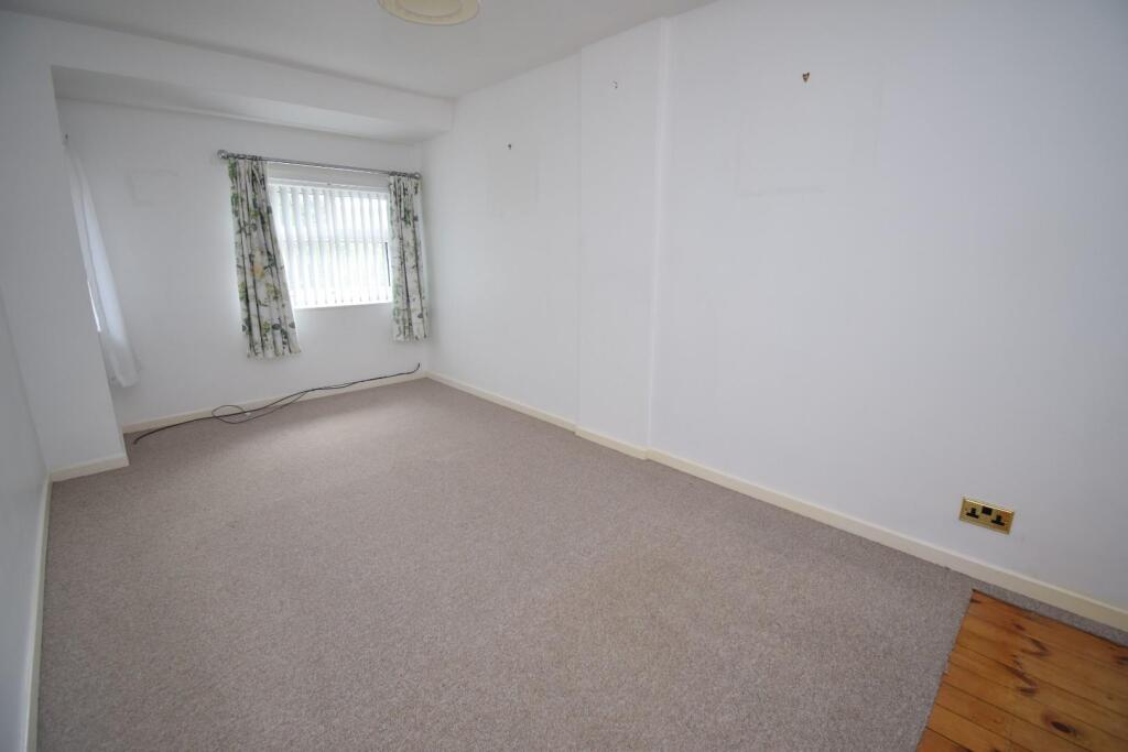 Bedroom 1.JPG