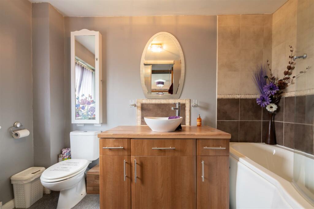 20240910121551 - 74A00354-HDR - 4 Pineview Bacton 