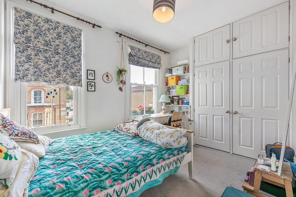 Bedroom One (2).jpg