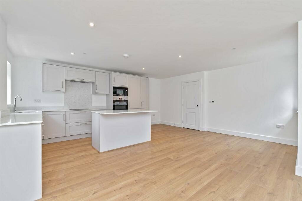 1OakviewGardens-14.jpg