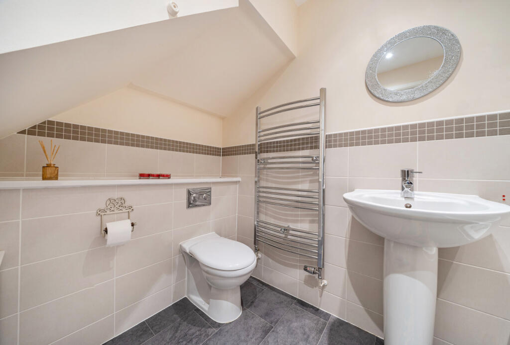 1294256-5-682b4da...