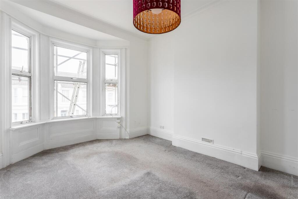 Flat 2, 73 Queens Park Road-6.jpg