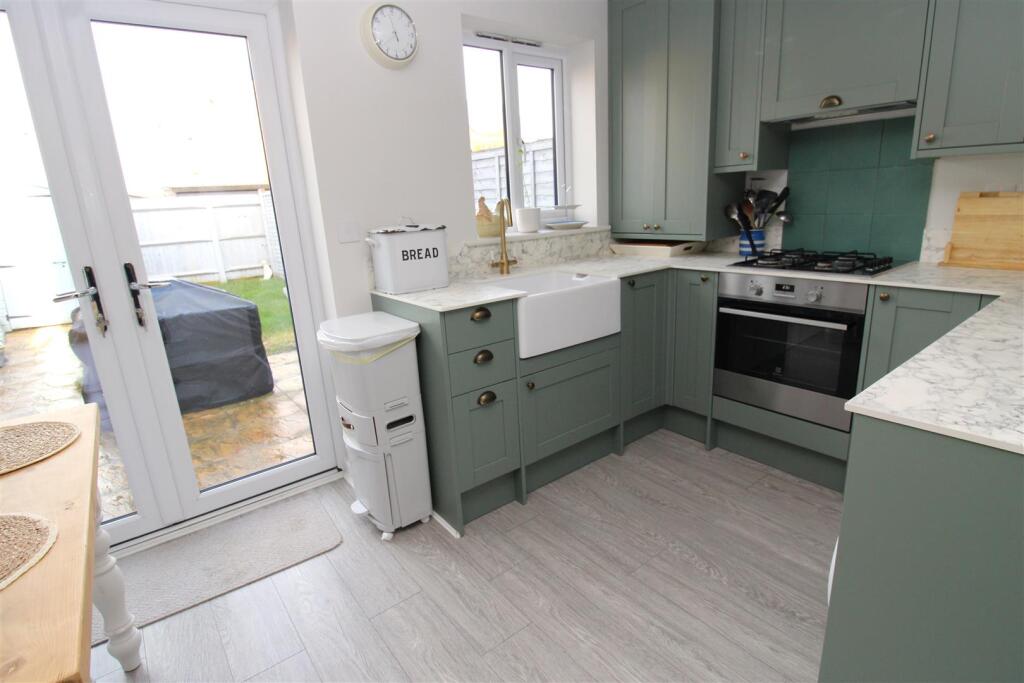 kitchen 2.JPG