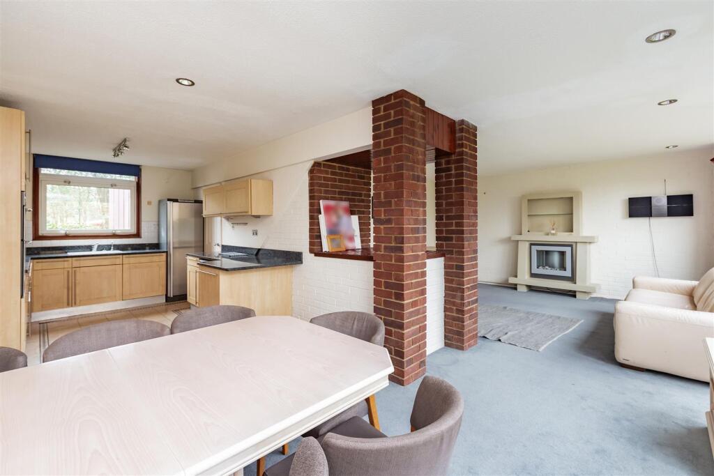 153 Knights Croft-HR10.jpg