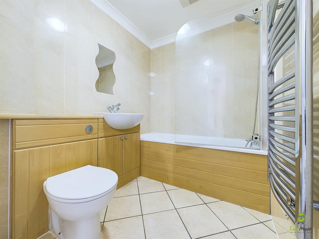 CAM04399G0-PR0030-STILL004