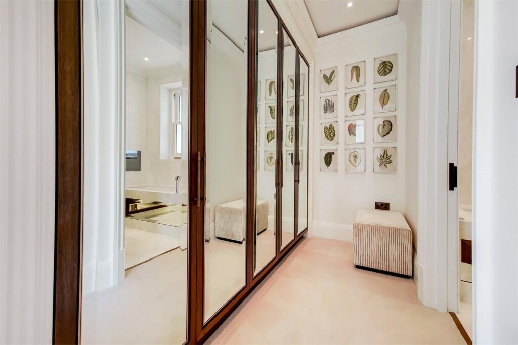 Dressing Area