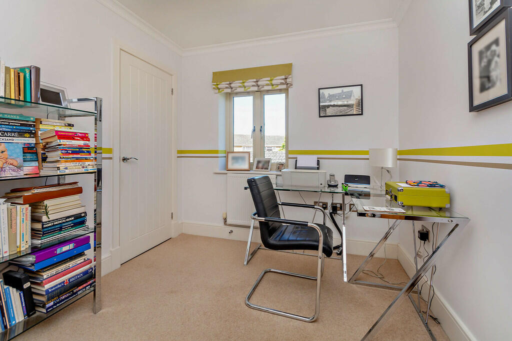8605070-interior0...