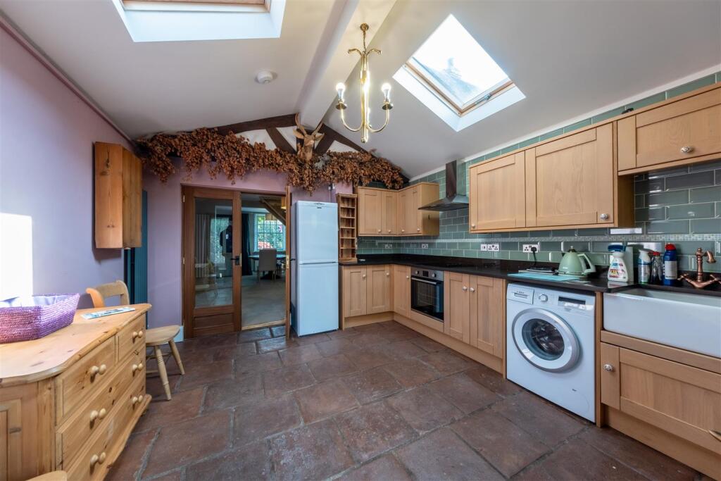 11 Brook Road-002.jpg