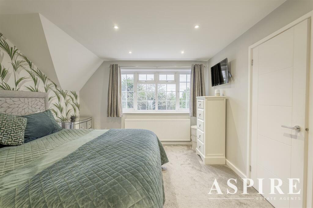 80 GREEN LANE - 04-12-24-29.jpg