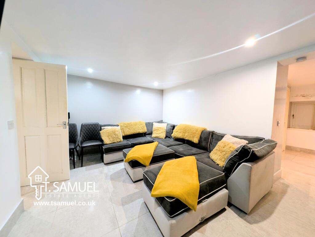 Basement Lounge