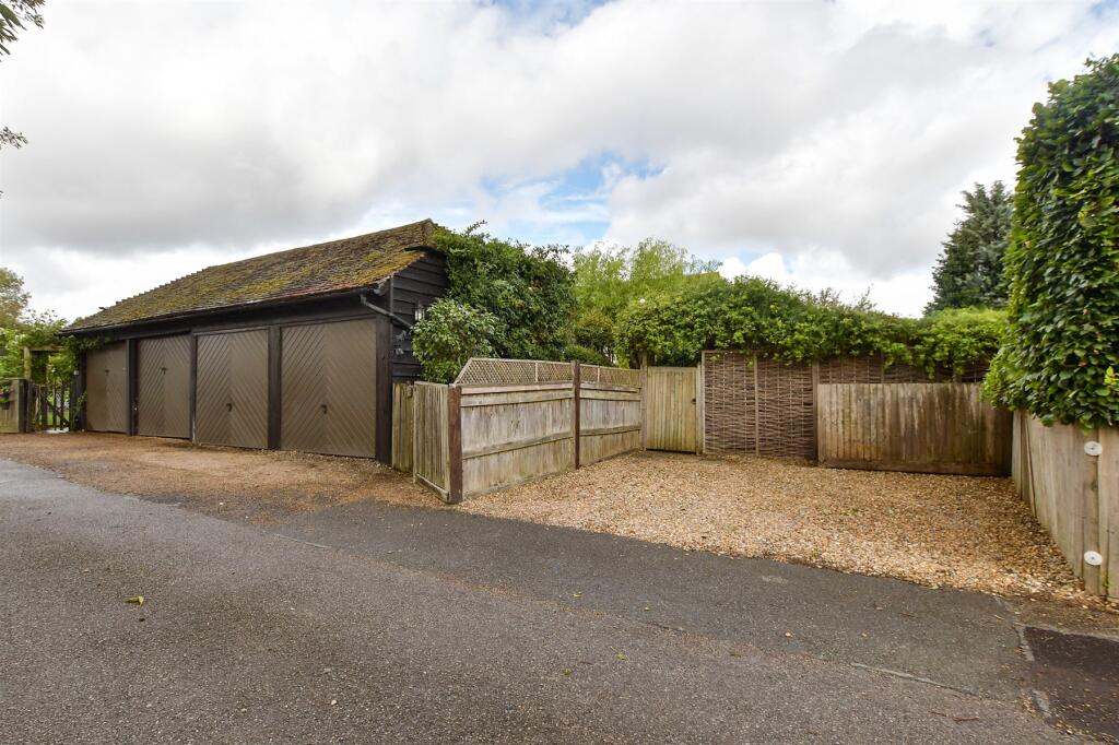 Driveway/Parking