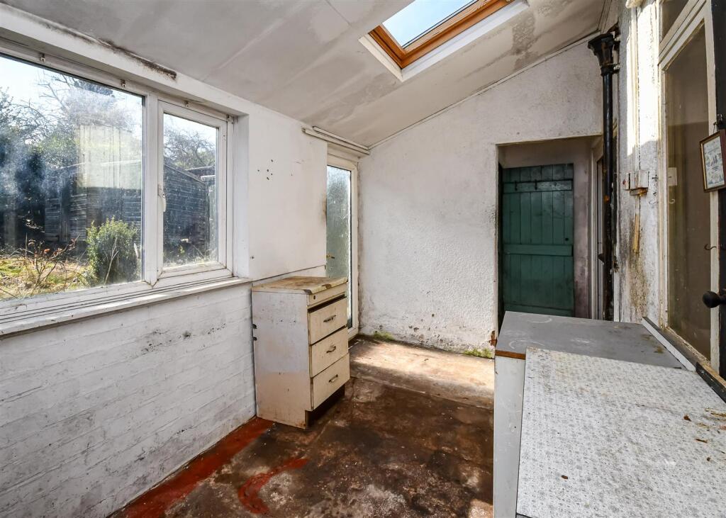 22 Common Road - Lean to.jpg