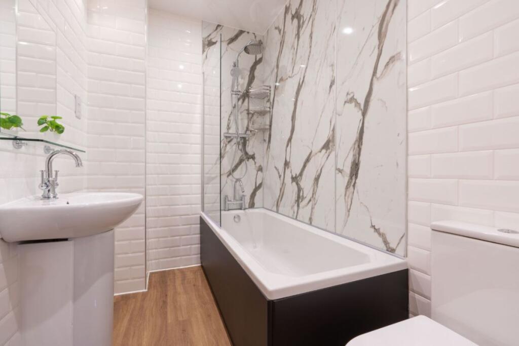 178DR - Bathroom