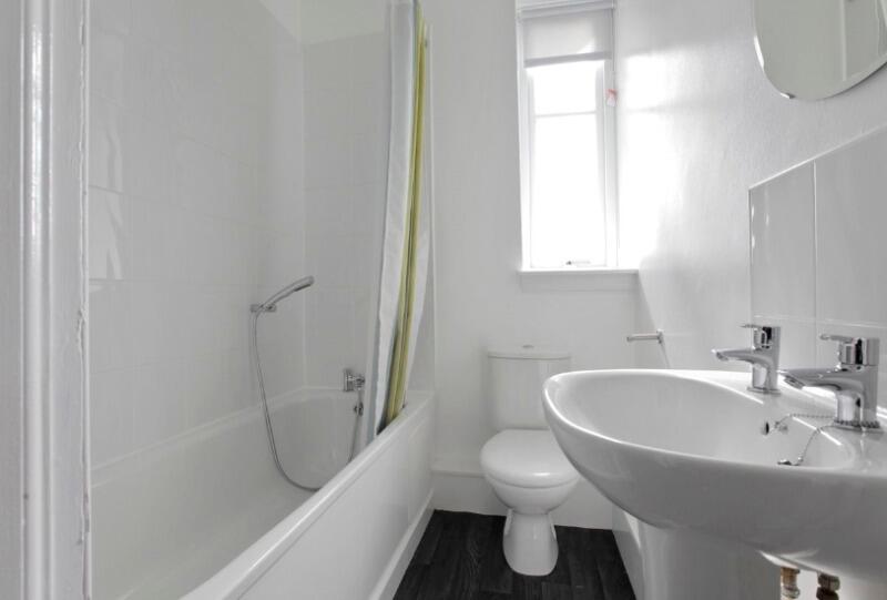 6_Bathroom 1.JPG