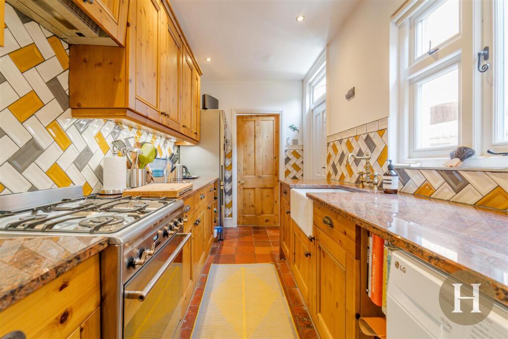 Hadleigh Estate Agents-18.jpg